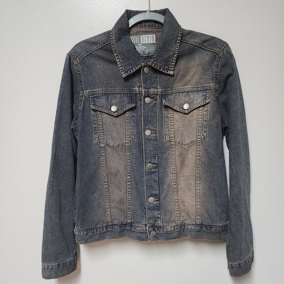 Classic Denim Blue Jean  Jacket Size Medium - Picture 1 of 7